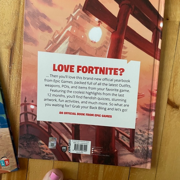 Fortine book bundle! Never used brand new - Picture 3 of 5